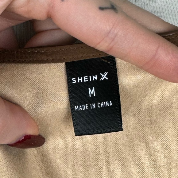 Clasped Sexy Top - Picture 6 of 6